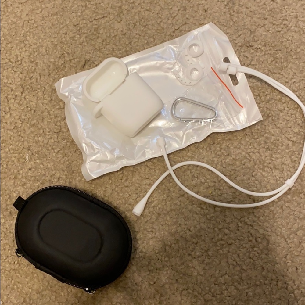white airpods case/ airpod cord
